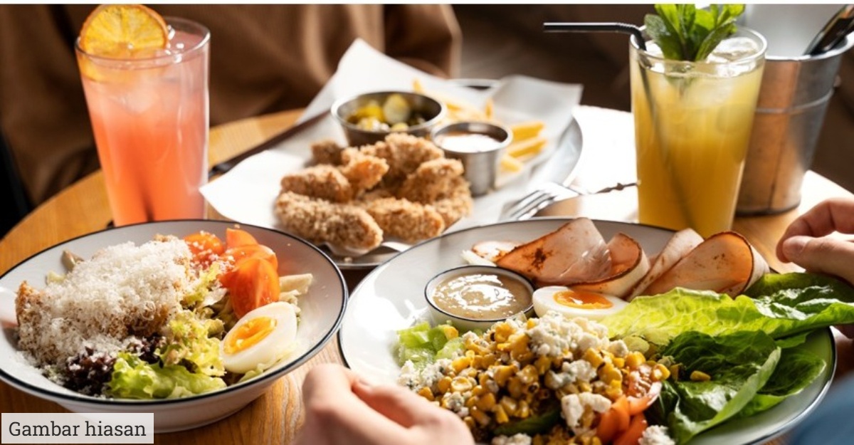 Hukum Makan di Restoran Tanpa Logo Halal, Ini Jawaban WP Mufti