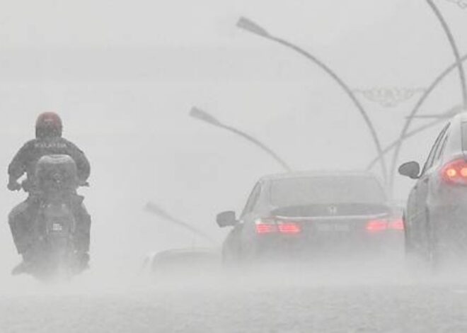 Hujan deras diperkirakan akan melanda dua negara bagian pada siang ini