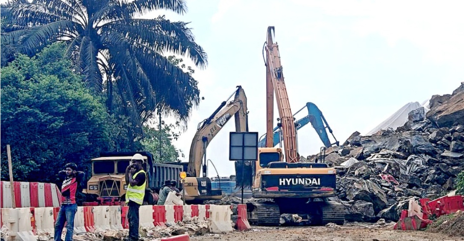 Ledakan Tak Terduga Menutup Jalan Kota Bharu-Gua Musang, Jalur Diduga Besok Pagi Dibuka – JKR